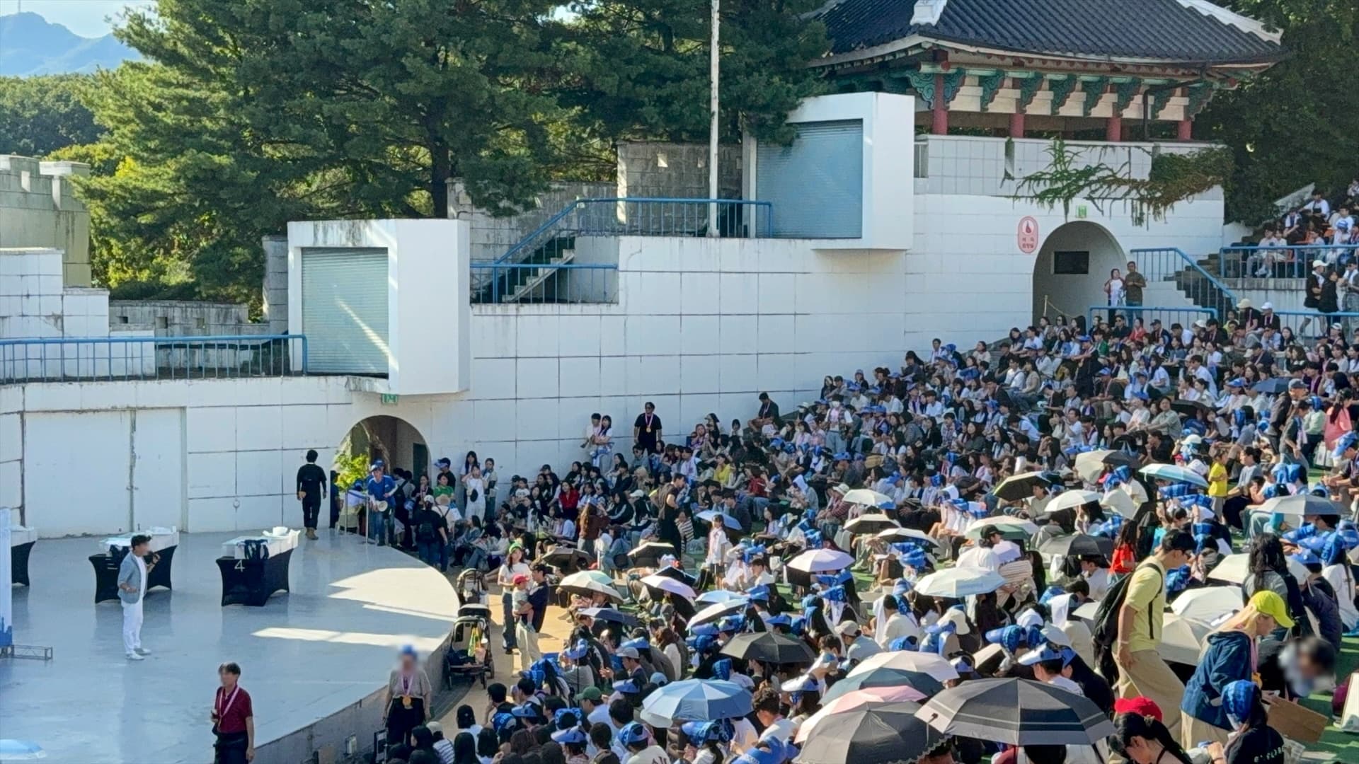 삼천리대극장 객석을 가득 채운 우리모모콘 2부 참가자들